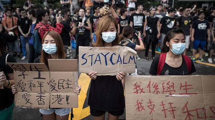 Telediario 1 - La protesta se extiende a nuevas zonas de Hong Kong