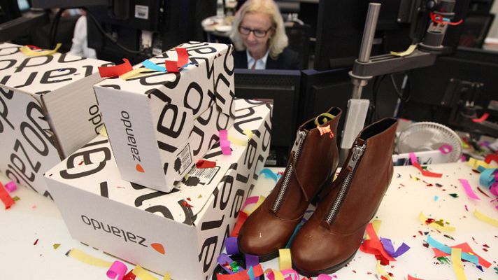 Telediario 1 - Zalando, la mayor tienda de venta online europea, se estrena en la Bolsa de Fráncfort