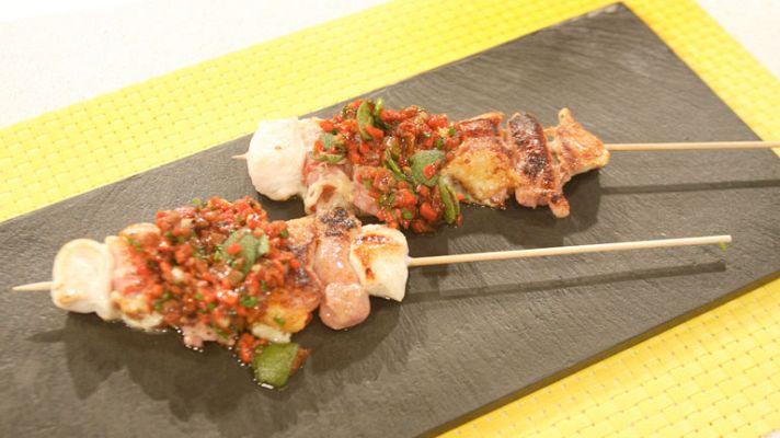 RTVE Cocina - Brocheta de pollo con salvia, salchicha y bacon