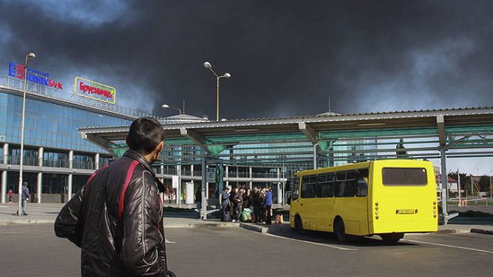 Telediario 1 - Los rebeldes intentan recuperar el aeropuerto de Donetsk