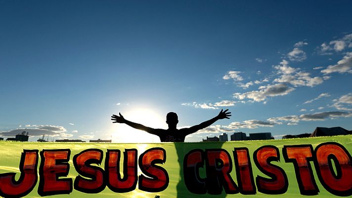 Telediario 1 - La iglesia evangélica en las elecciones de Brasil