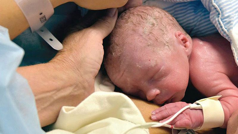 Primer nacimiento de un útero trasplantado