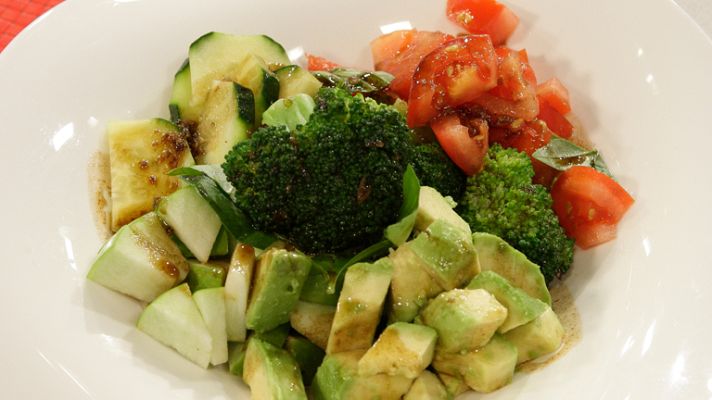 RTVE Cocina - Ensalada refrescante de brócoli