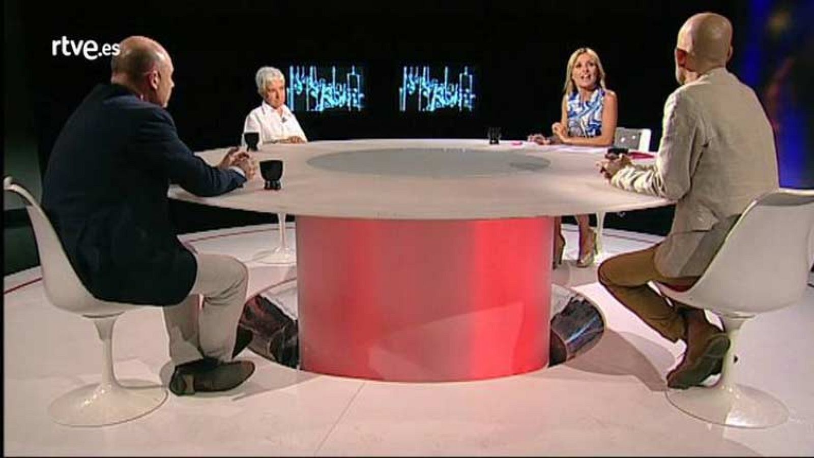 Versión Española: Versión ampliada del coloquio de 'Un hombre llamado 'Flor de otoño'