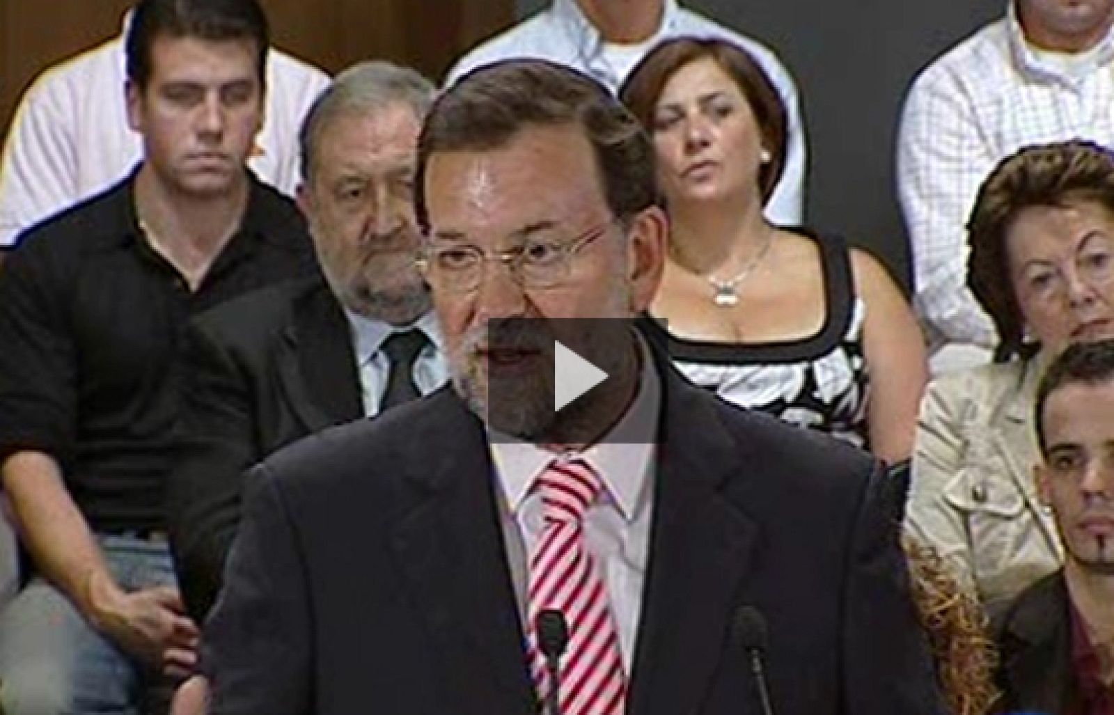 Rajoy cree que el Gobierno está poniendo en marcha maniobras de distracción | Ver