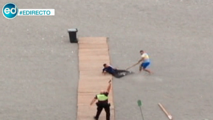 España Directo - Un policía local dispara al aire para detener una pelea