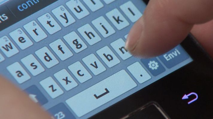 Telediario 1 - La mitad de los internautas españoles viven conectados