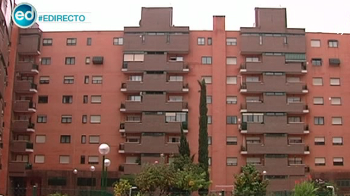España Directo - Limpian el edificio donde vive la auxiliar infectada por ébo