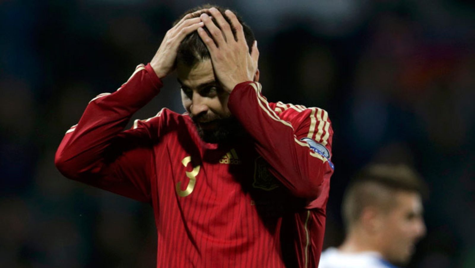 España que no caía en una fase previa desde octubre de 2006, cuando perdió en Solna ante Suecia, sucumbió con un tanto de Miroslav Stoch a los 87 minutos. El jugador eslovaco desequilibró de cabeza, completamente solo, a los 87 minutos un partido que