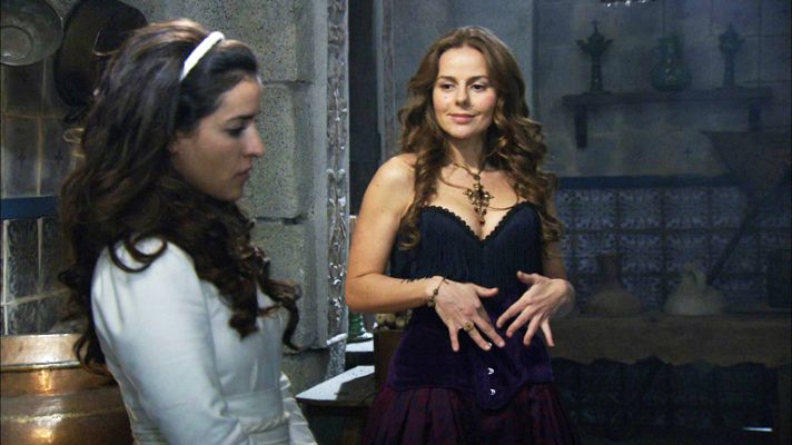 Águila Roja - El encuentro de Lucrecia y Margarita como novicia