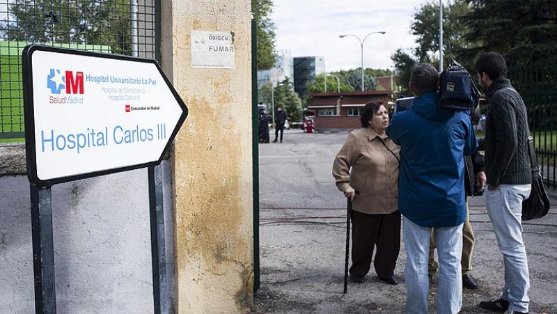 Continúan aisladas 16 personas en el Hospital Carlos III