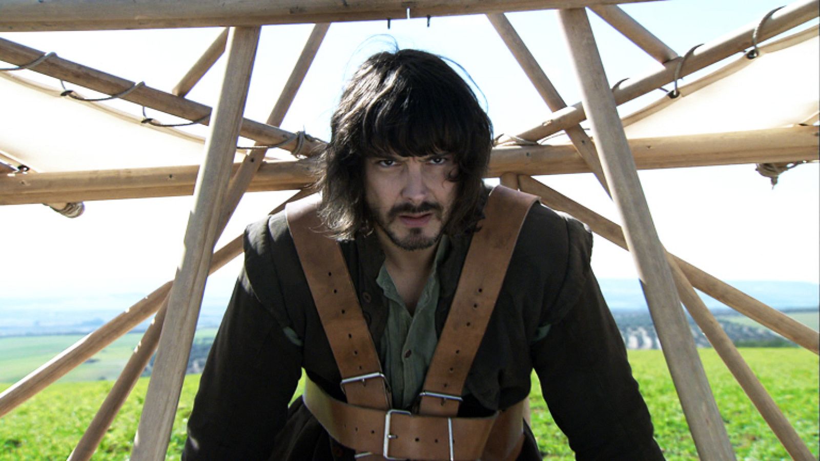 Águila Roja - Gonzalo prueba la máquina voladora | Ver