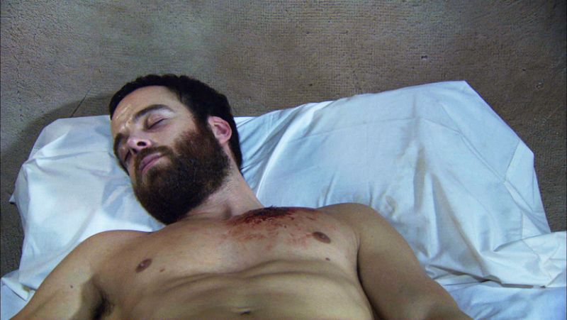 Águila Roja - Margarita ve a Monseñor Adrián desnudo | Ver