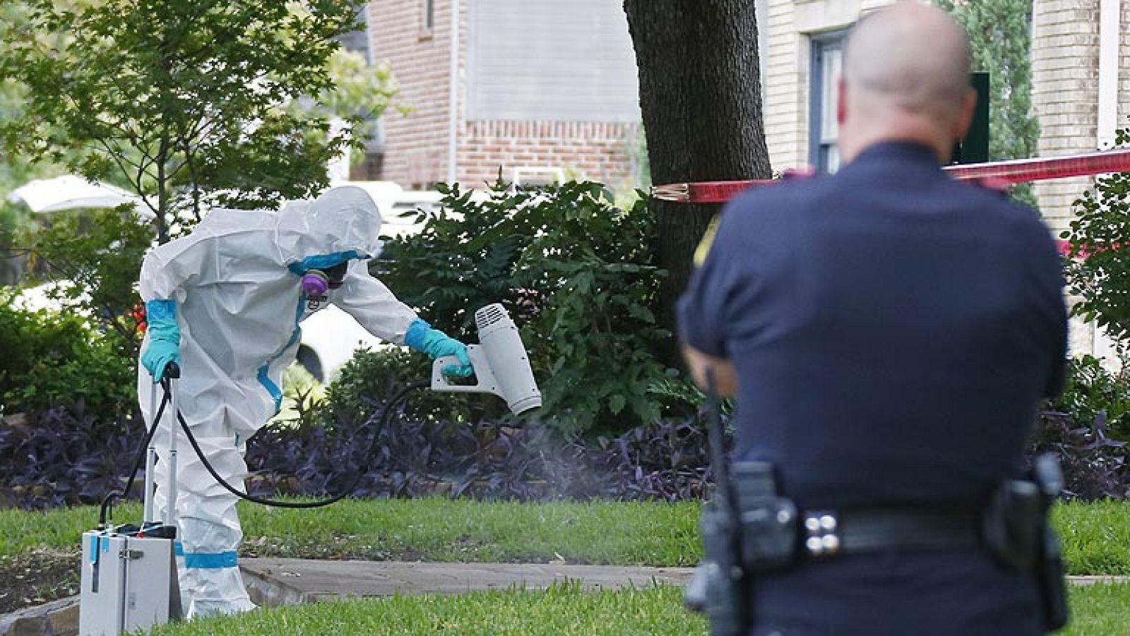 La sanitaria de Texas con ébola está "clínicamente estable" y no se descartan nuevos casos - Informativo 24h | Ver