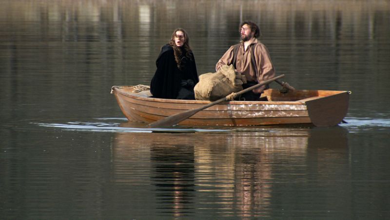 Águila Roja - El Comisario salva a Lucrecia | Ver