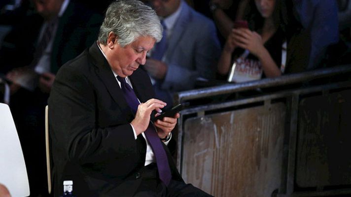 Telediario 1 - Arturo Fernández no dimite por las tarjetas opacas