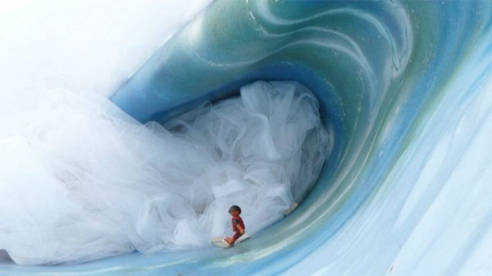 Telediario 1 - Muñecos adictos al deporte extremo