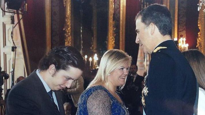 Los desayunos - Detenido por la Policía un joven de 20 años por estafar 25.000 por un informe falso del CNI