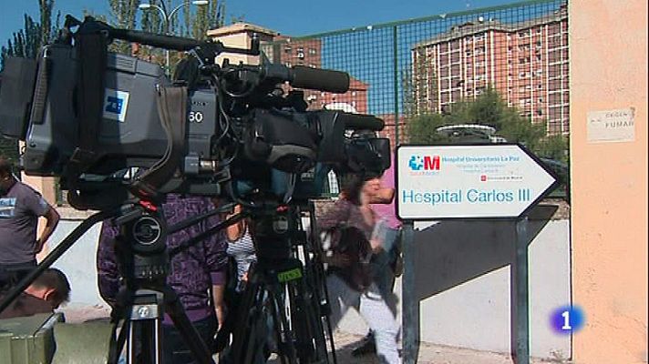 Telediario 1 - Recibe el alta el misionero ingresado en el Carlos III