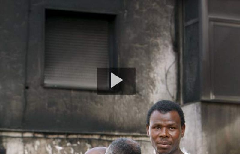 Se reanudan los disturbios en Roquetas tras la muerte de un senegalés