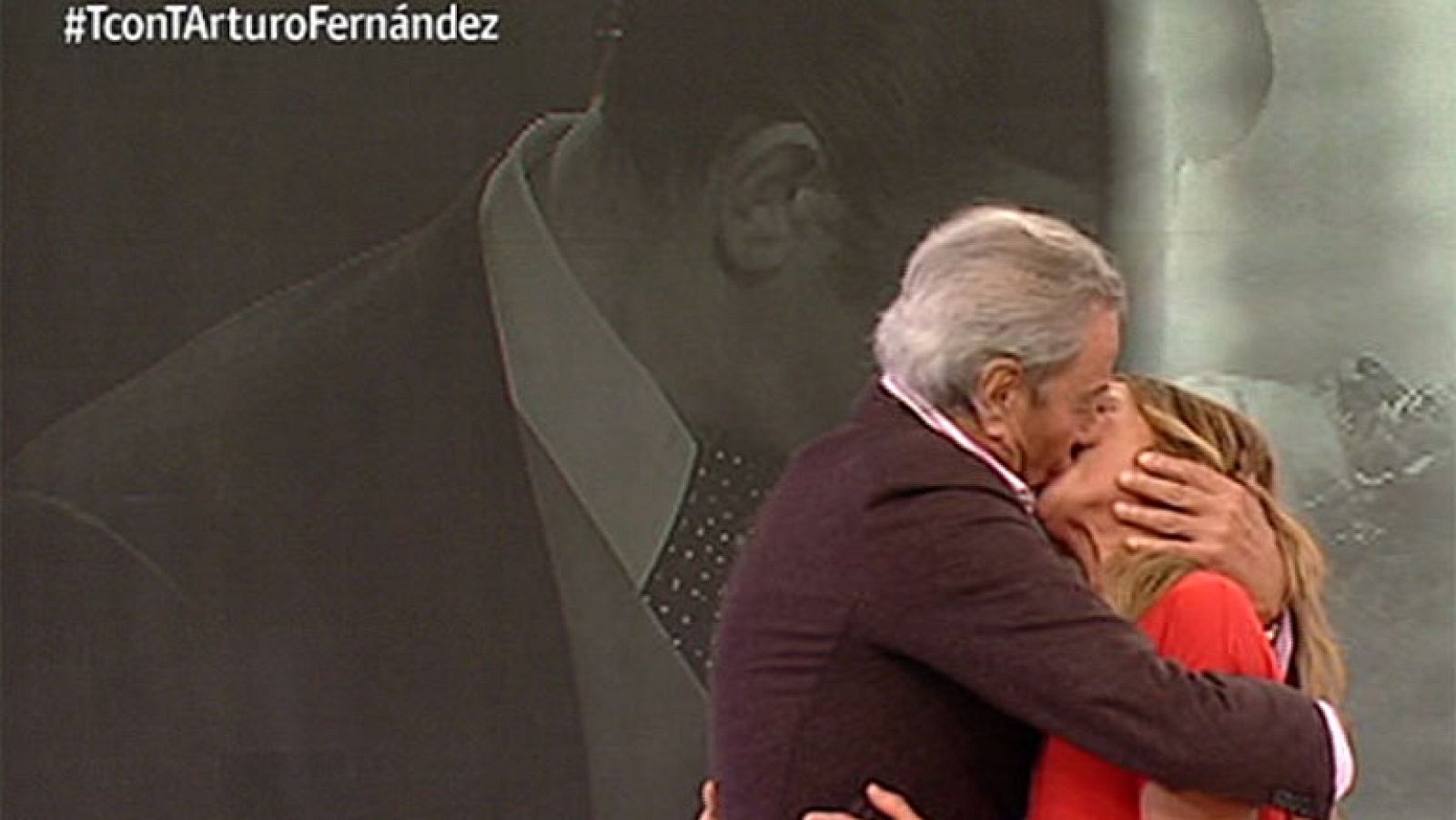 T con T - Arturo Fernández besa con pasión a Olga Marset