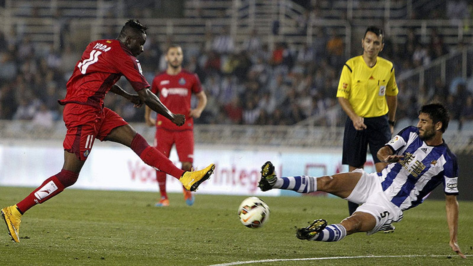 La Real Sociedad encaja una dura derrota por 1-2 ante un Getafe que remontó el gol inicial de los donostiarras con un doblete de Yoda que deja muy tocado a Jagoba Arrasate.
