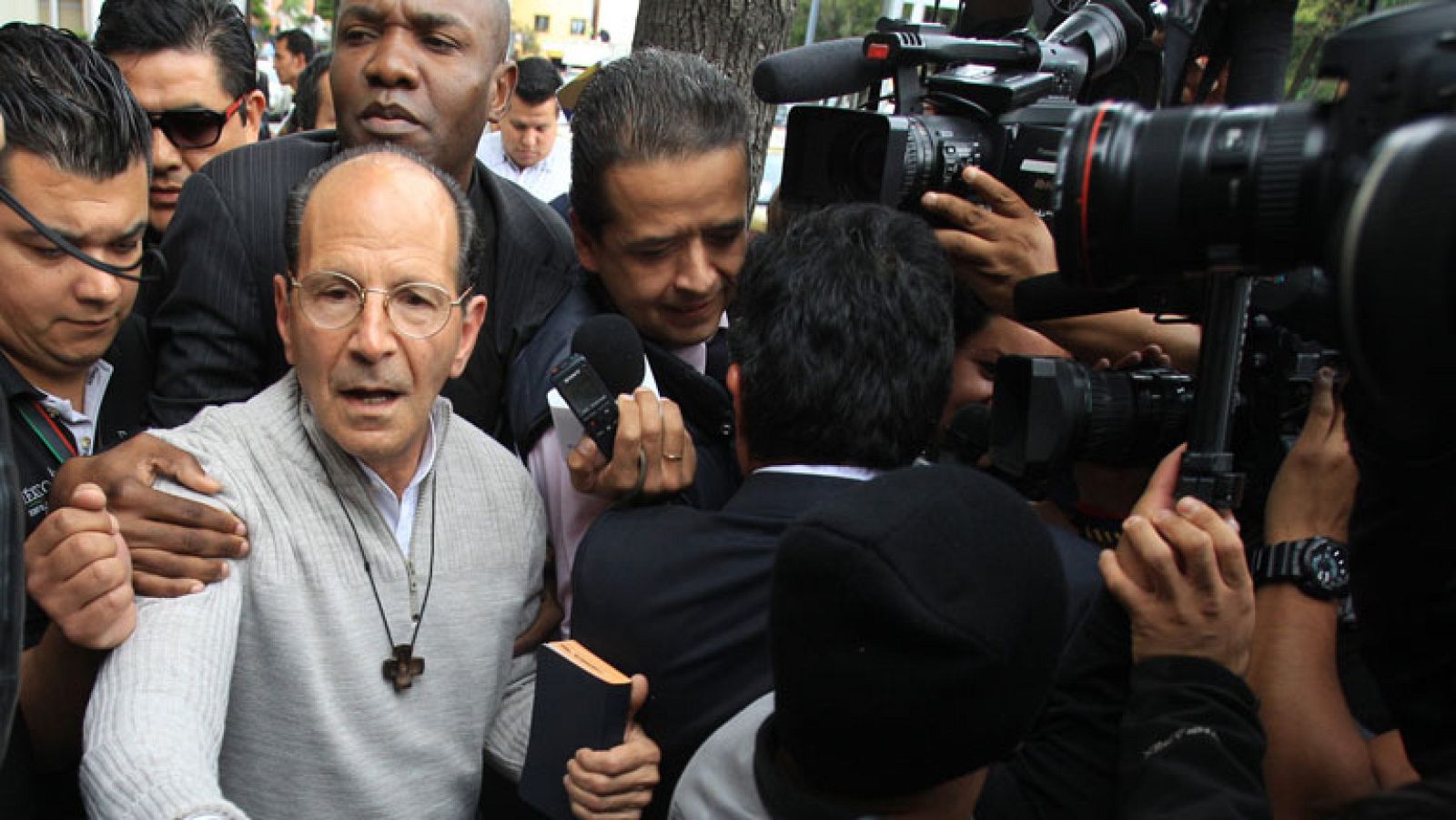 Un sacerdote denuncia que la desaparición de los 43 estudiantes en México fue un "crimen de Estado"