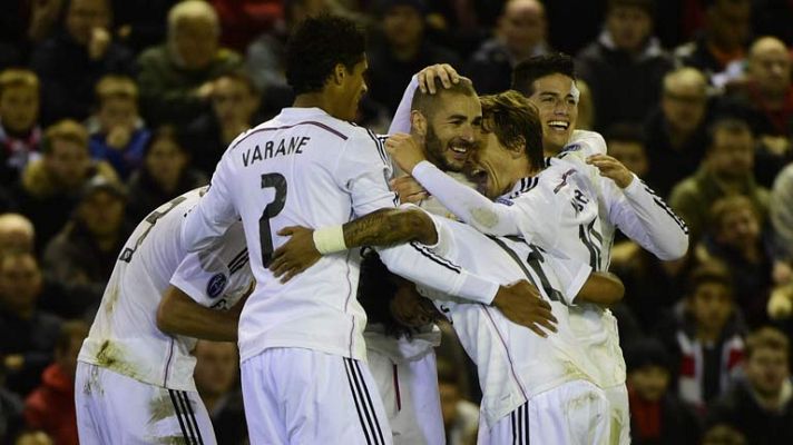 Champions League - Benzema hace doblete ante el Liverpool (0-3)