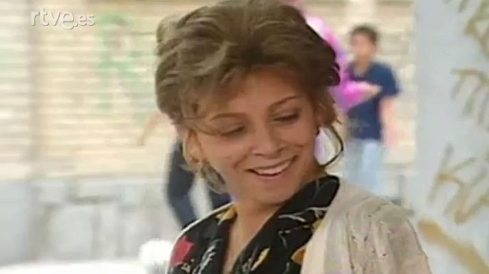 Juntas pero no revueltas - Buscando trabajo