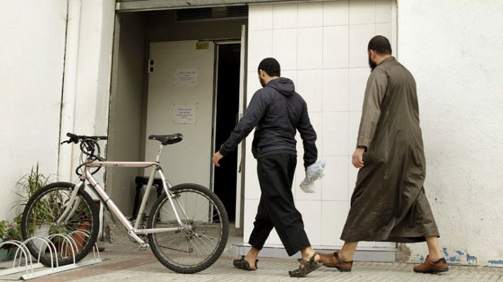 Telediario 1 - Castillejos, puente de Marruecos a Ceuta y a la yihad