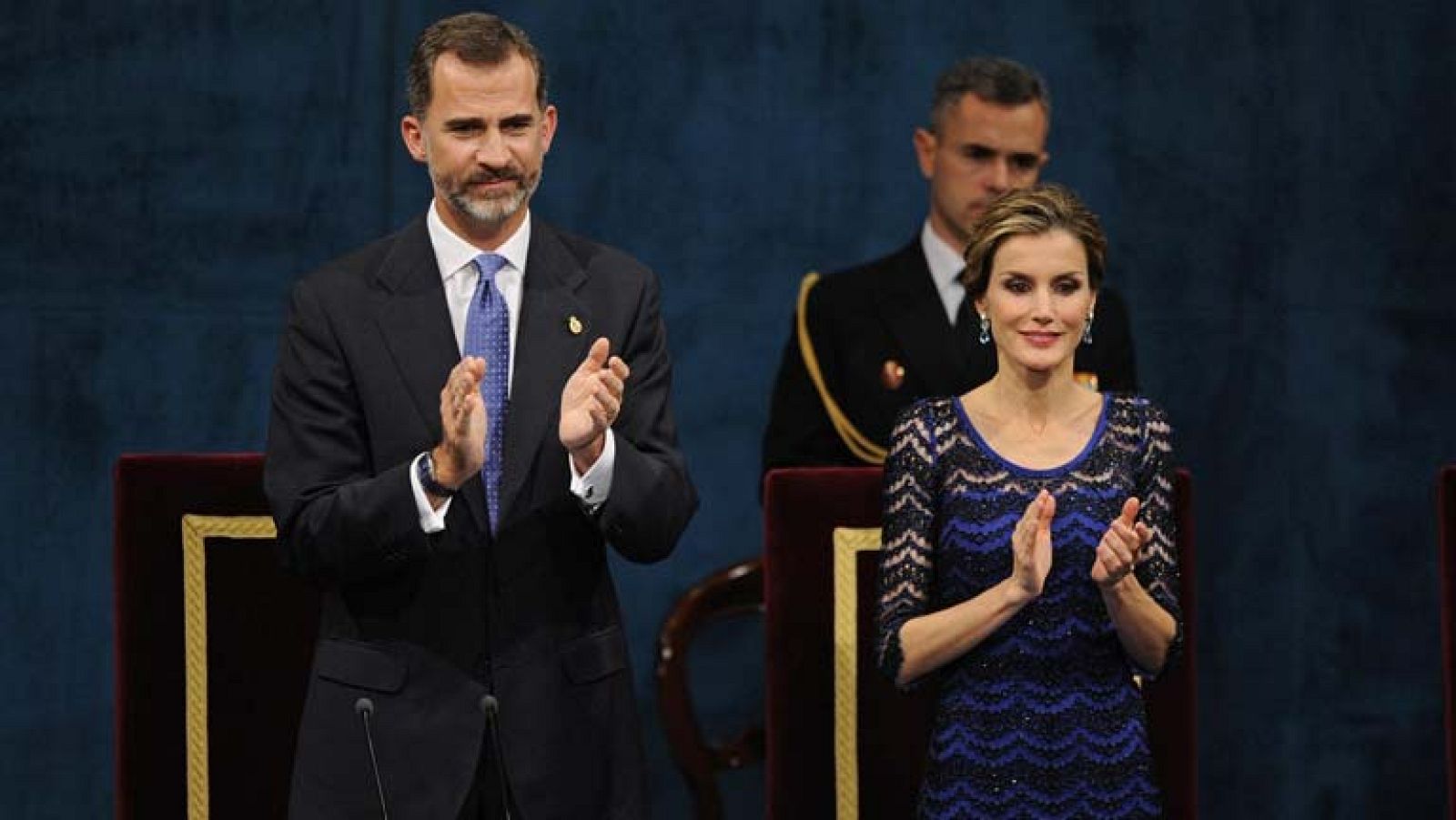 Felipe VI apela a una España "alejada de la discordia" y dice que los españoles ya no son rivales "los unos de los otros" - Premios Princesa de Asturias | Ver