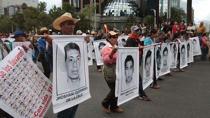 Informativo 24h - Un mes de la desaparición de 43 alumnos en México