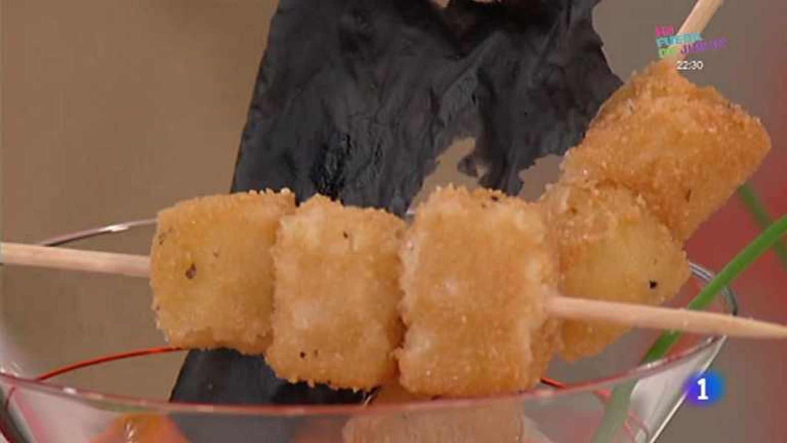 Cocina con Sergio - Brocheta de queso frito con salsa de pimientos - Ver ahora