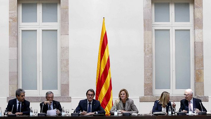 Telediario 1 - La Generalitat pone en marcha la campaña del 9-N