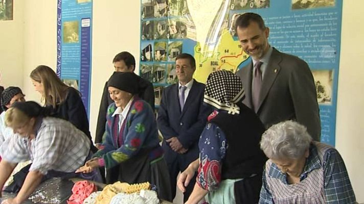 Premios Princesa de Asturias - Los Reyes entregan el "Premio al Pueblo Ejemplar" a Boal