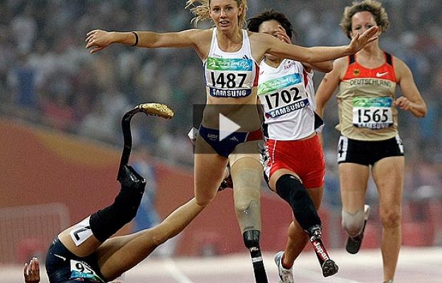  - Accidentada final en los 200m (f)