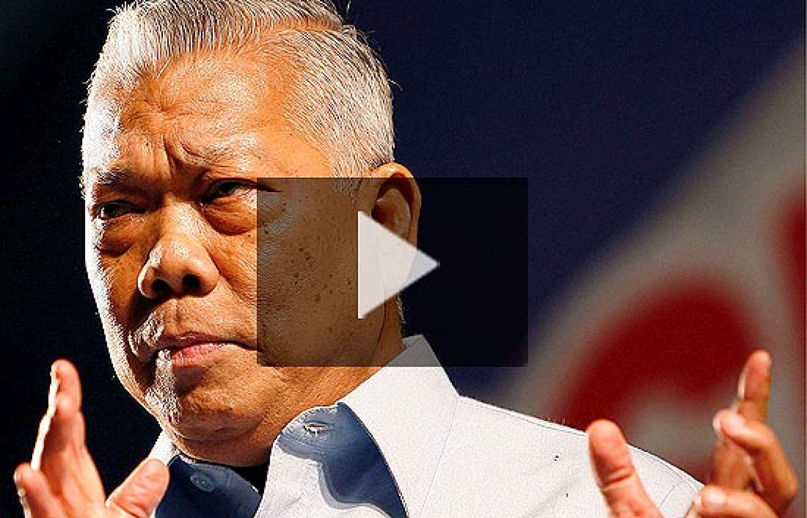 El primer ministro de Tailandia, obligado a dimitir