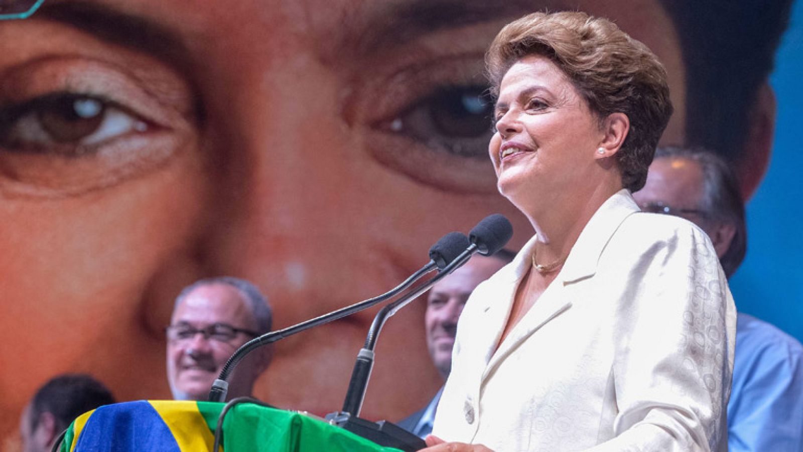 Dilma Rousseff, reelegida como presidenta de Brasil en unas elecciones muy ajustadas