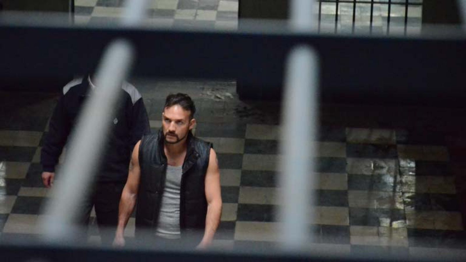 RTVE.es te adelanta una escena de '321 días en Michigan', con Héctor Medina | Ver