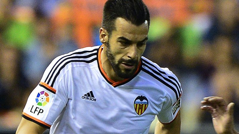 Algo ha cambiado en Mestalla. Se nota en el ambiente y no es solo la presencia asiática. Se llama ilusión. La del niño pequeño que mira con curiosidad e incluso la de la tercera edad. Nadie se perdió la llegada de Peter Lim, como una estrella de cine