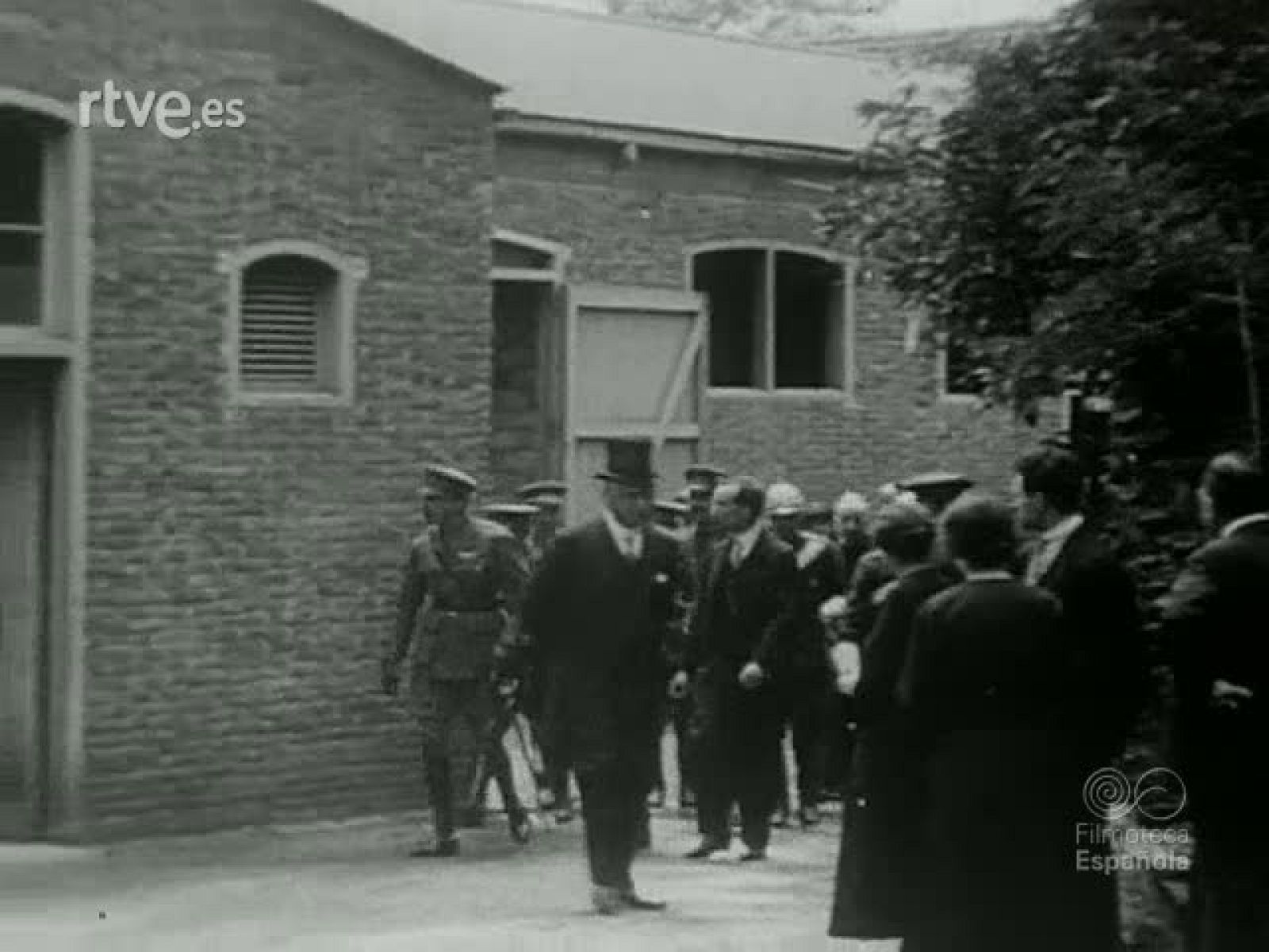 ALFONSO XIII EN LA FABRICA DE ELIZALDE - Archivo Real (Alfonso XIII) | Ver