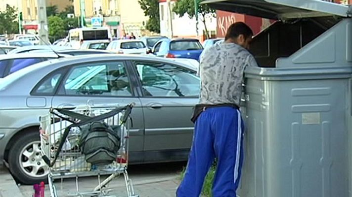 T con T - Sevilla multa con 750 euros a quienes busquen en la basura