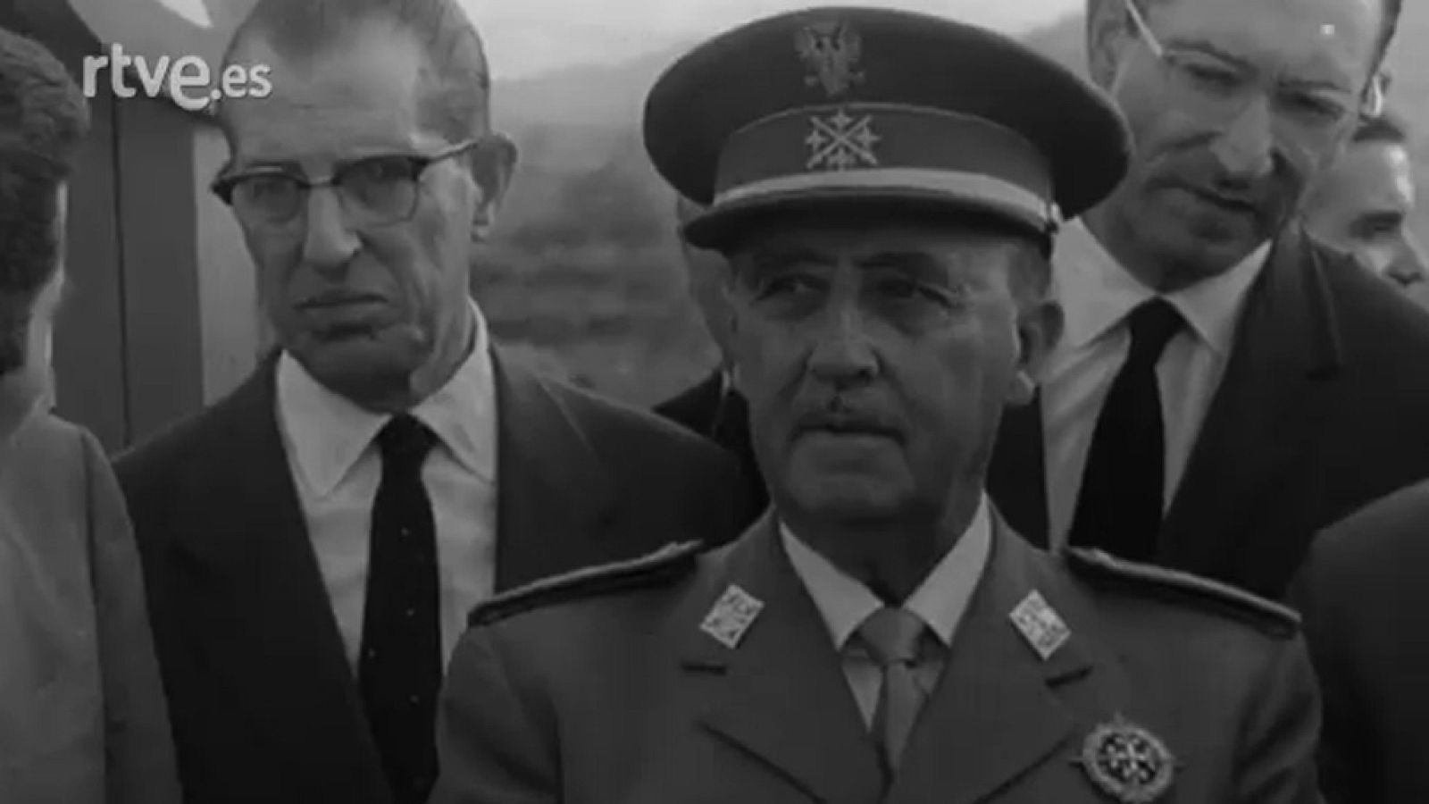 BARCELONA. ERA FRANCO 1939 - 1975. LA PROVINCIA - Documentales Blanco y Negro | Ver