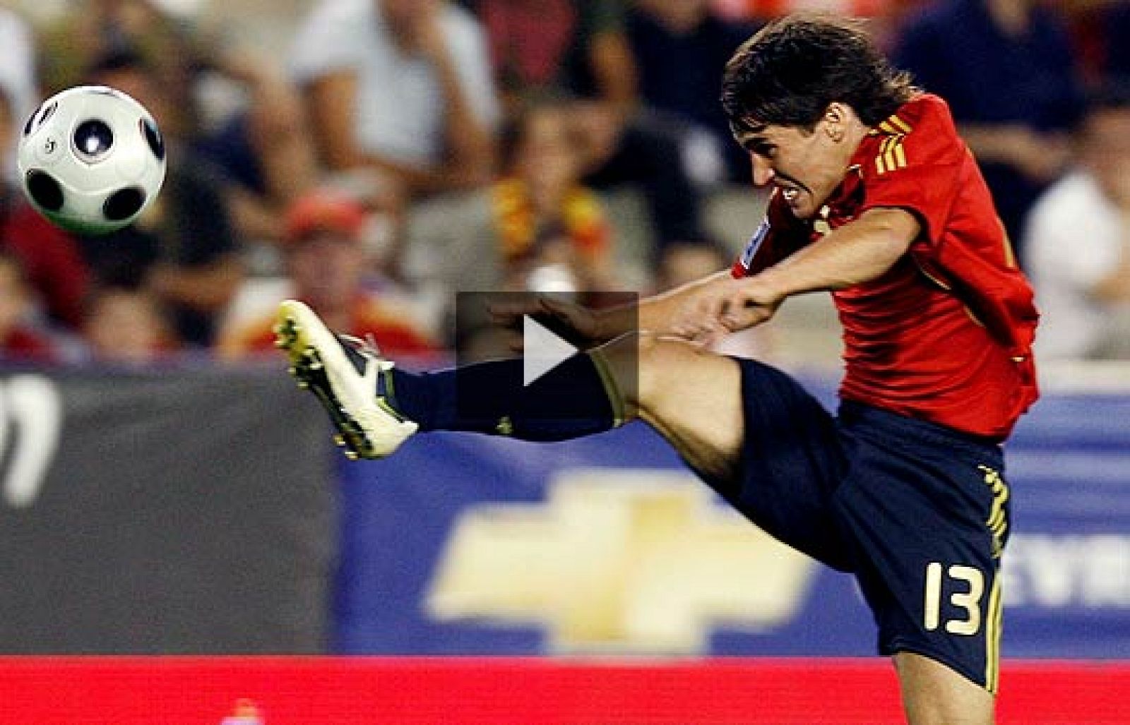 La selección española se ha impuesto a Armenia por 4-0, en el segundo partido clasificatorio para el Mundial de Suráfrica de 2010. La poca entidad del rival permitió que el equipo de Luis Aragonés no tuviese complicaciones.