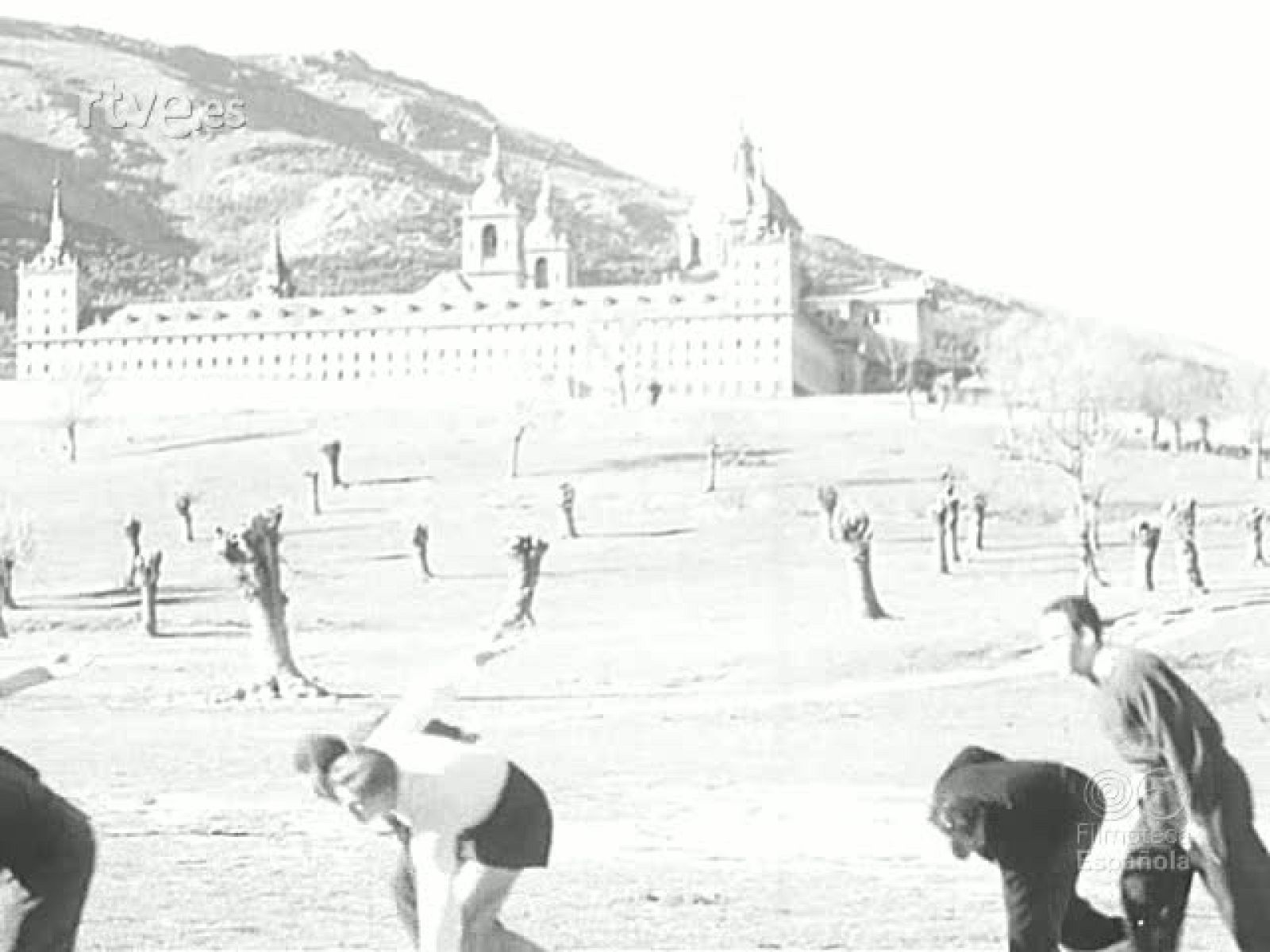 FUTBOL CAMPEONATO DEL MUNDO. PORTUGAL - ESPAÑA (LISBOA) - Documentales Blanco y Negro | Ver