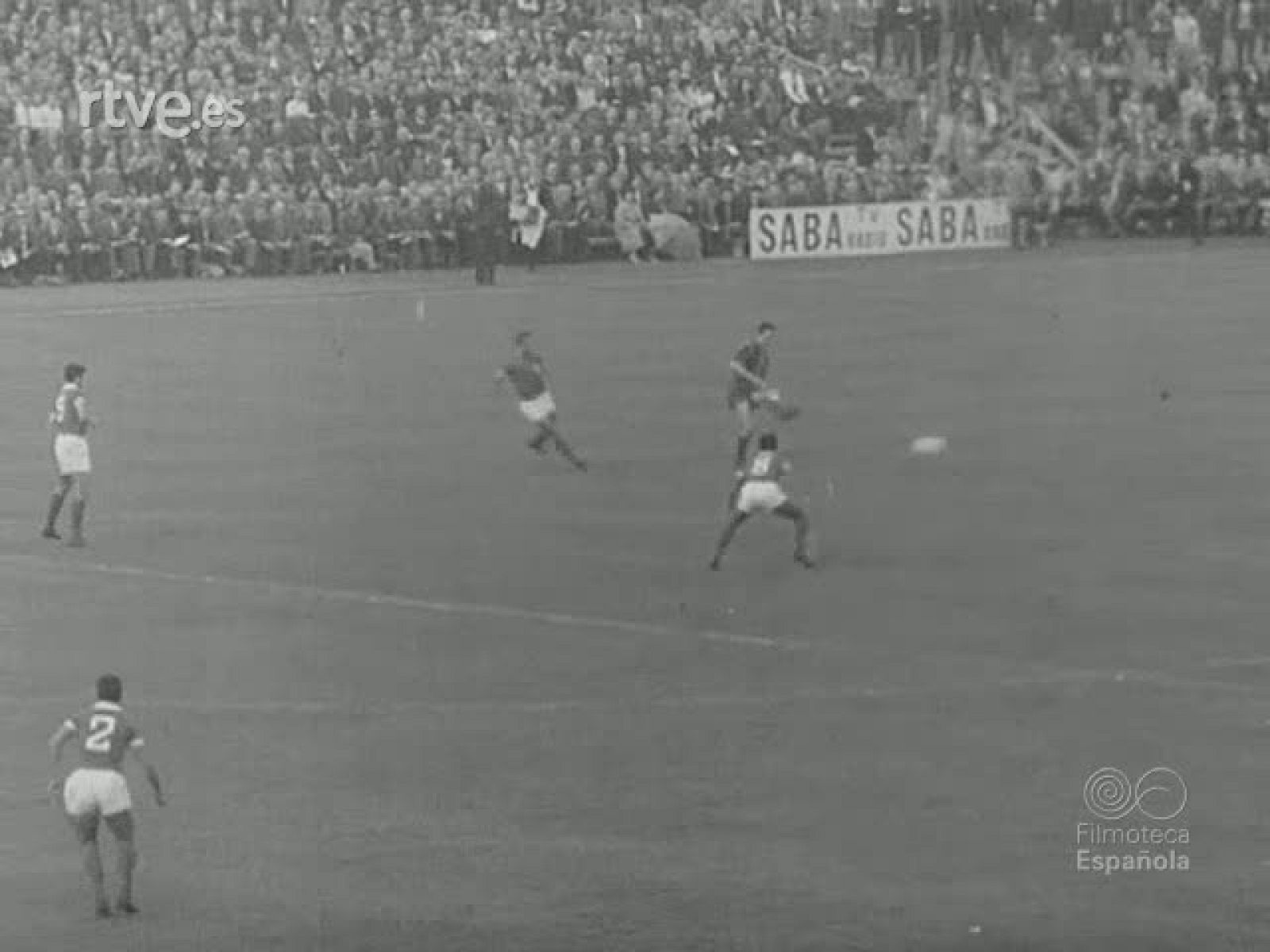 VI COPA DE EUROPA DE FUTBOL - Documentales Blanco y Negro | Ver