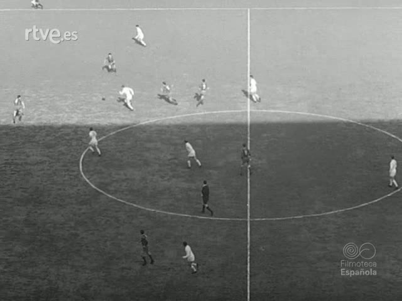 FUTBOL BARCELONA - REAL MADRID - Documentales Blanco y Negro | Ver