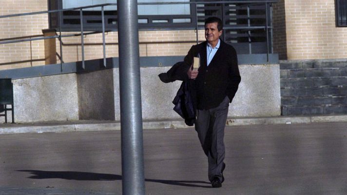 Telediario 1 - PSOE, IU y UPyD critican el tercer grado a Jaume Matas