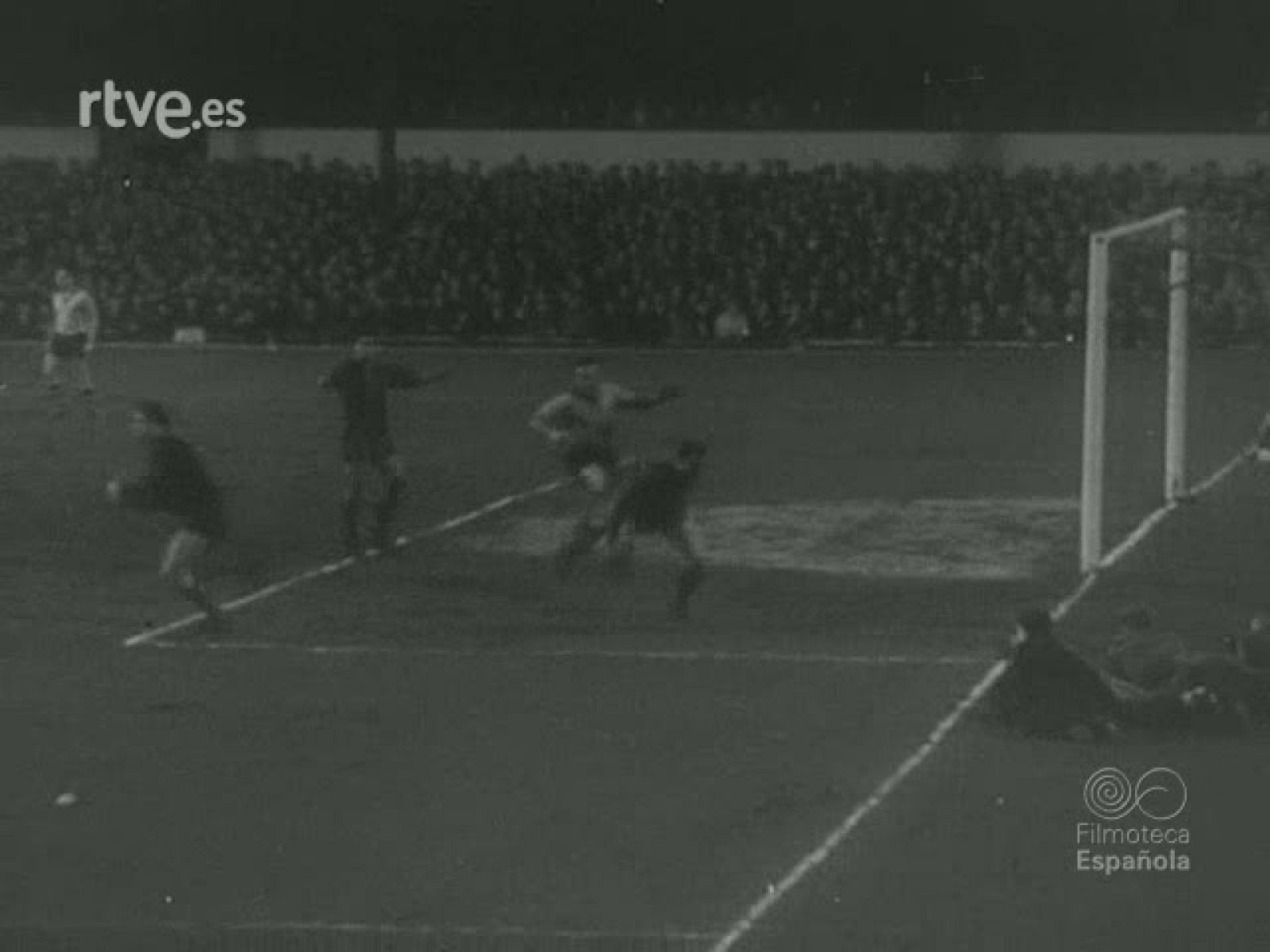 PARTIDO DE FUTBOL WOLVERHAMPTON - BARCELONA - Documentales Blanco y Negro | Ver