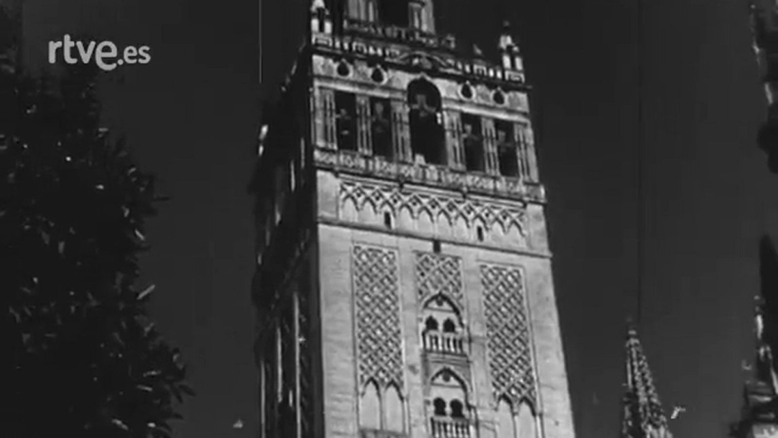 PRIMAVERA SEVILLANA - Documentales Blanco y Negro | Ver